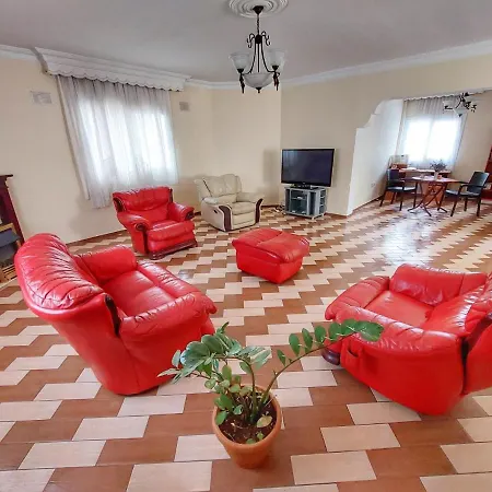 Glapsides Sea Villa *